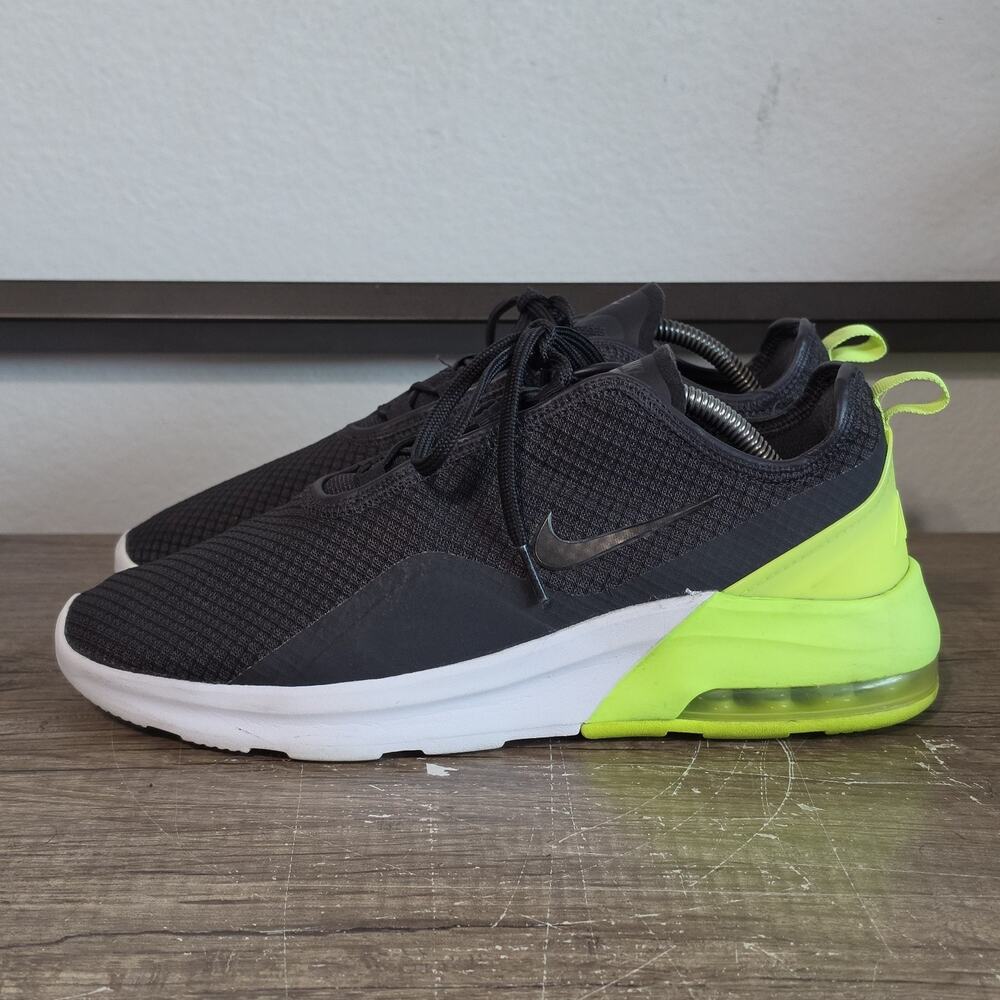 Nike Air Max Motion 2 (AO0266-014) Men’s Running Shoes Size 10 Black/Volt